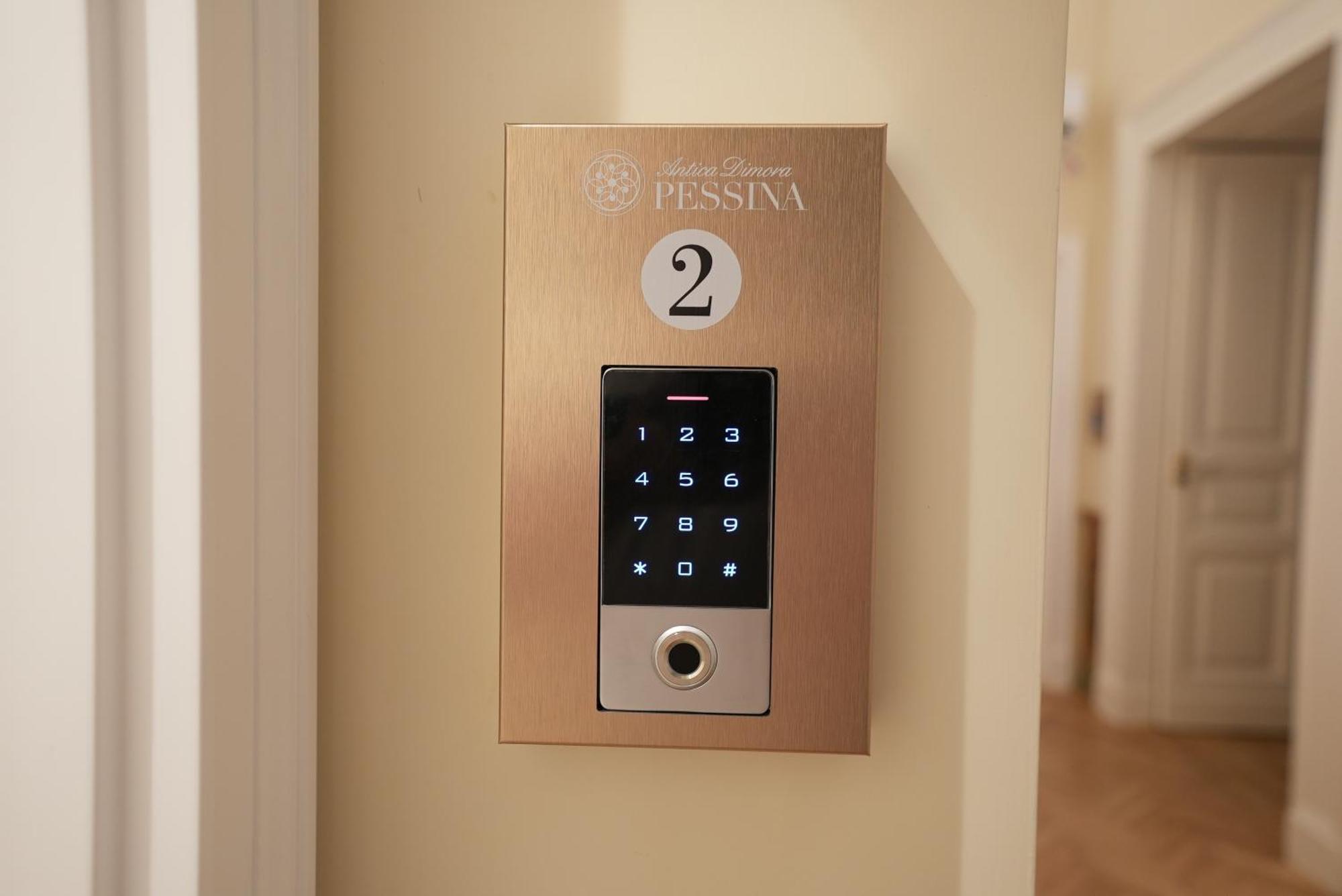 Antica Dimora Pessina Hotell Neapel Exteriör bild